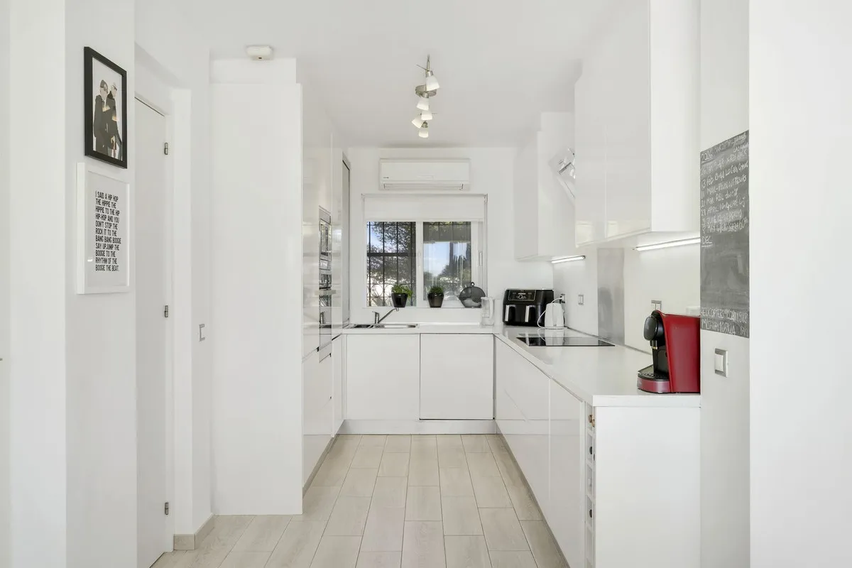 7abb29b4-bbdb-4bd0-bede-fe2f48851915