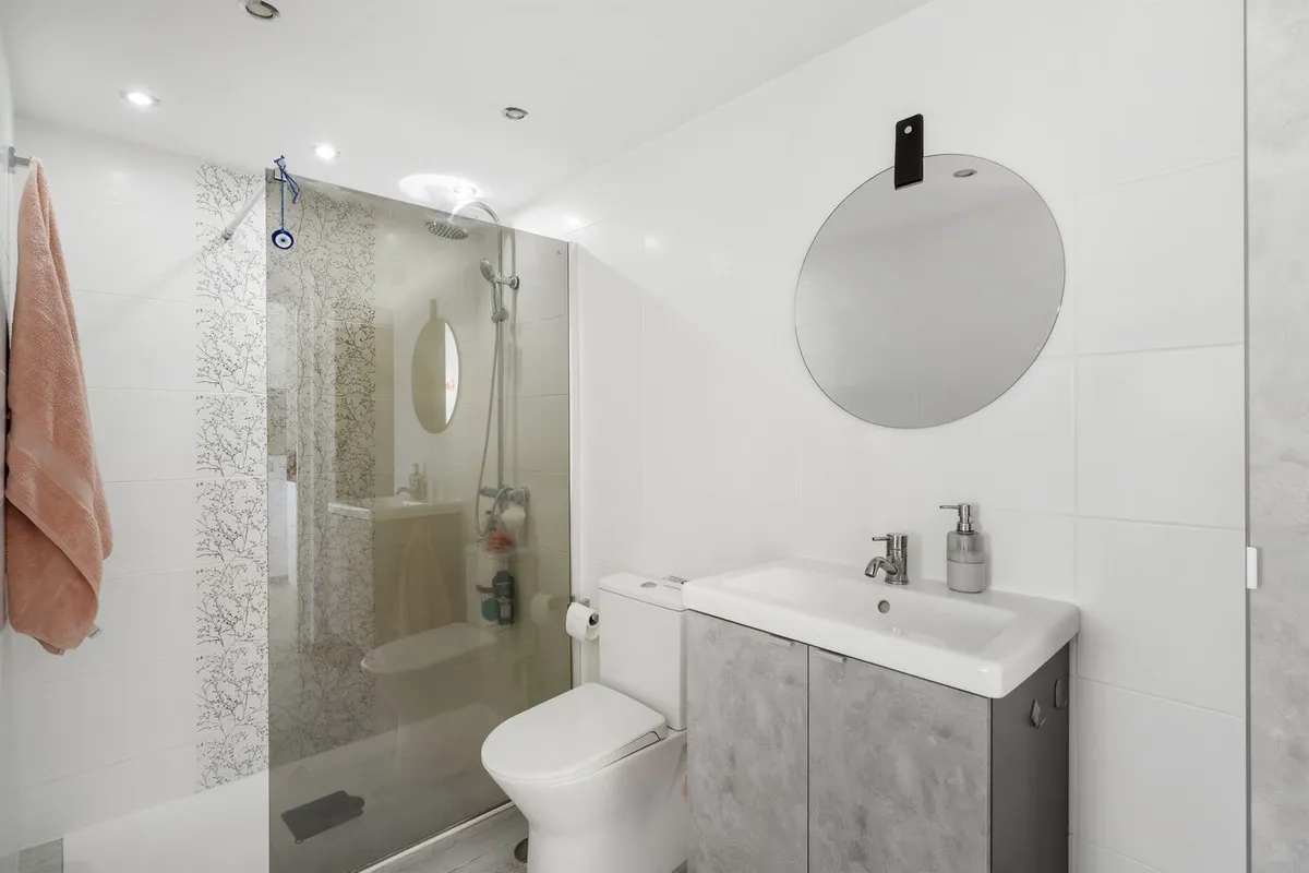 c3ddcbdf-2181-4b37-8f68-5660f5fd9f86