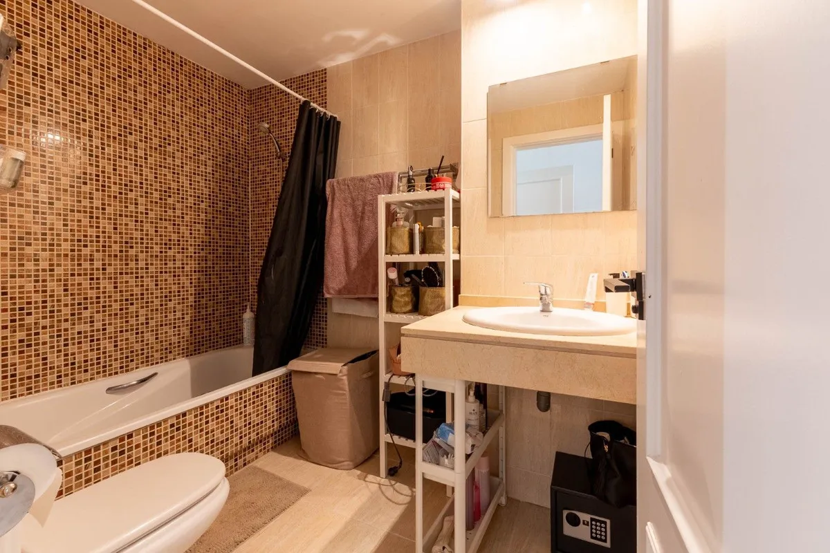 0378db04-fb0e-49a3-8453-9041936a36ee