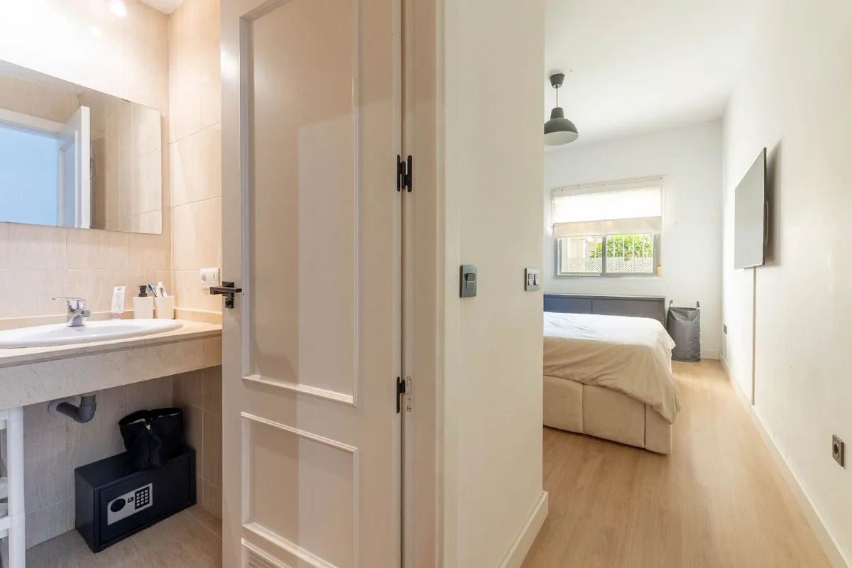 64eef7e0-7bbd-48b8-add4-9b7889190663