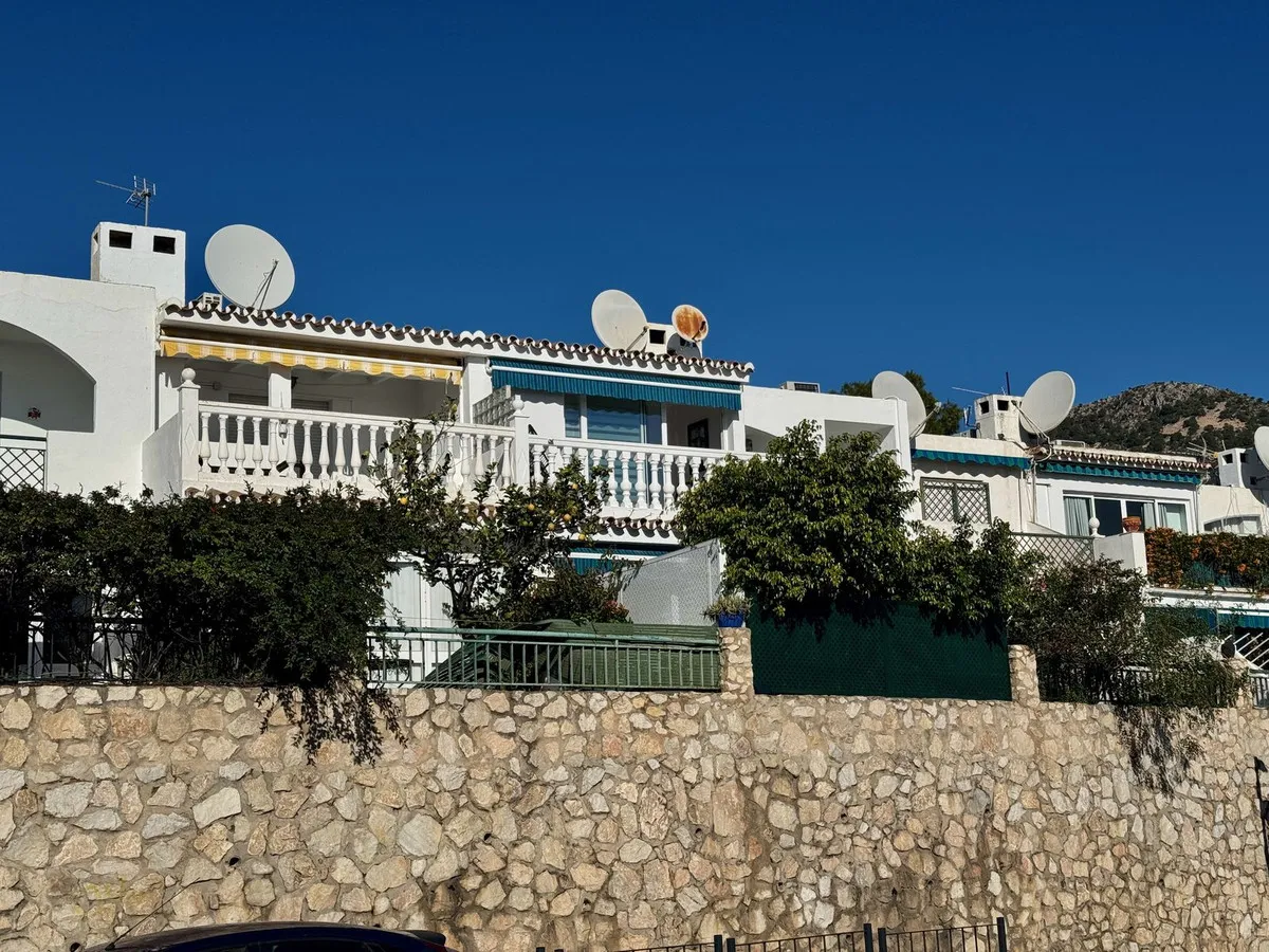 5fc0eaaf-9aac-4246-a2db-699c988a34d0