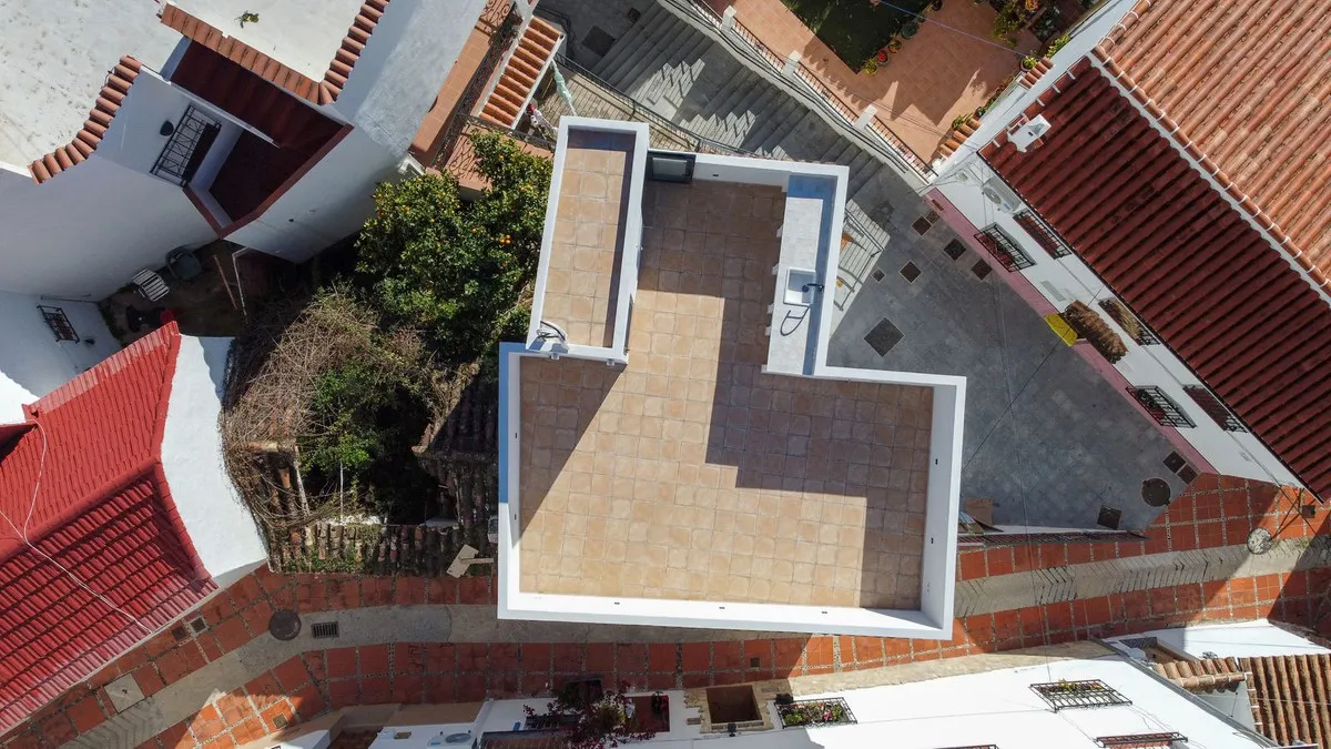 2f75d096-76d7-4d7a-b5f2-6d2f39365afa