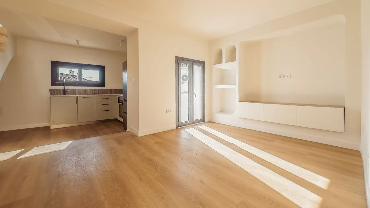 4af0bd96-6d0c-4bd5-93cc-89a9de3d2997