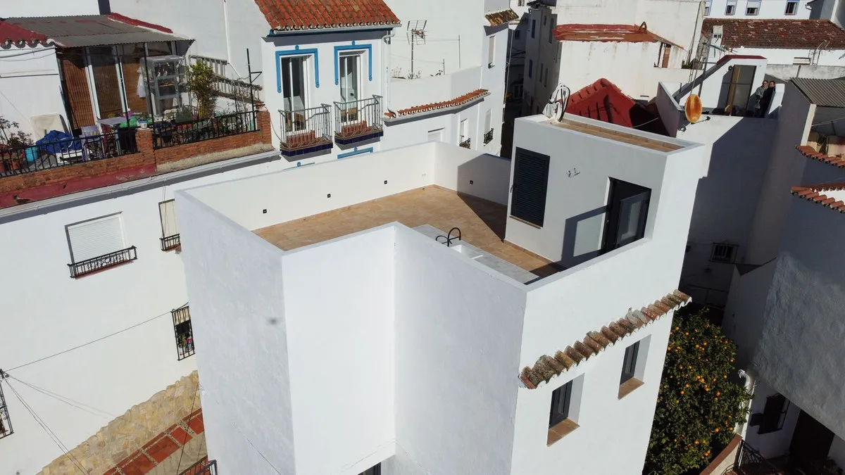 5e555fb6-9775-4323-8a8a-bad34dc7d022