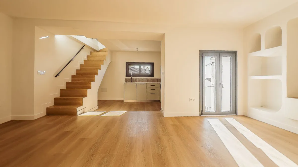 e16fbd81-35c8-49e5-a9cc-ad65c3117ecf