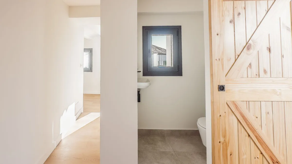 ff1d9568-3c4c-4e3a-82d2-ccb5c342f3fe