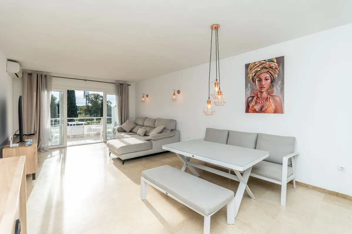 4b898a5c-6c8d-40bc-b6c5-c6ca07fa4fd3