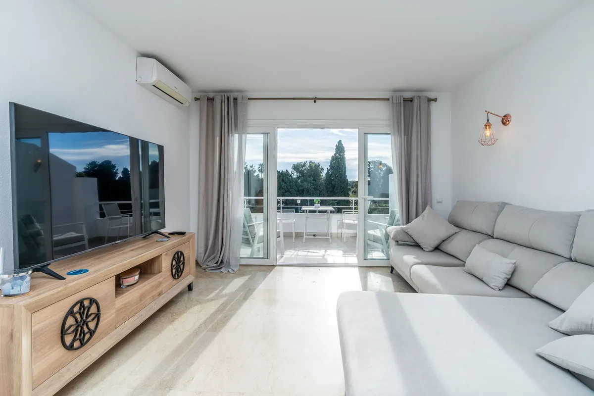 d9969cd6-19d2-4738-ad4a-973c626c9b8a