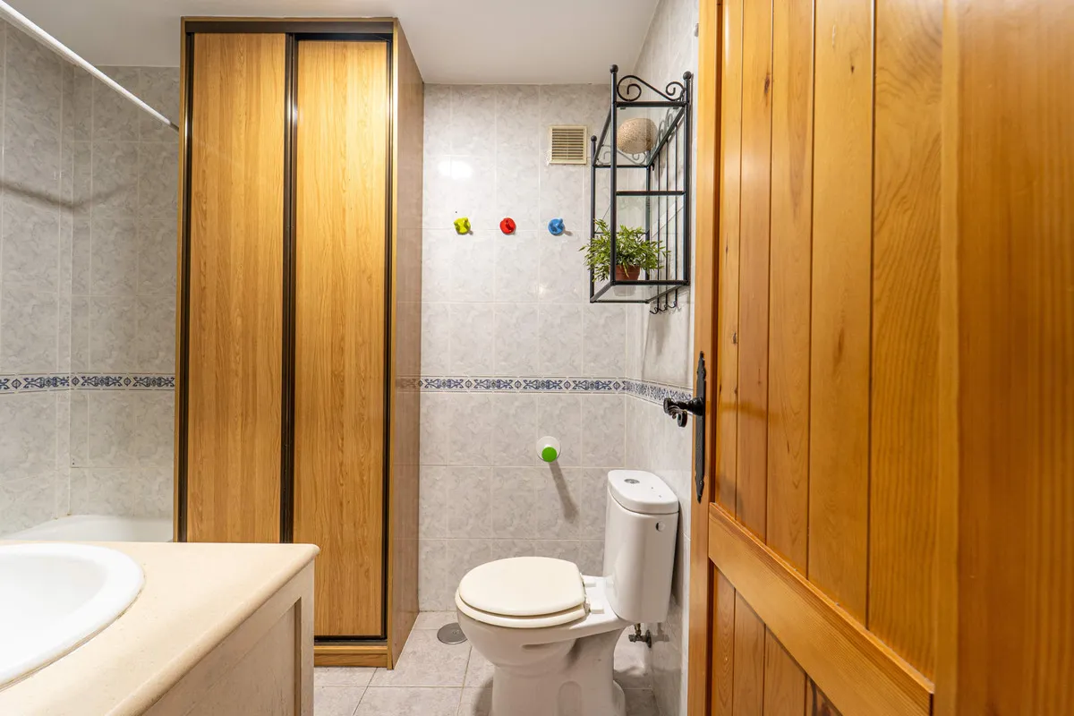 36a7b29e-1e95-4ceb-812d-486e93cb528e