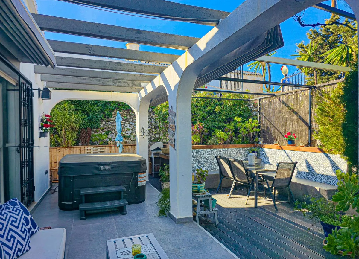 06279209-04e8-40cf-a33d-5656a4c53ff2