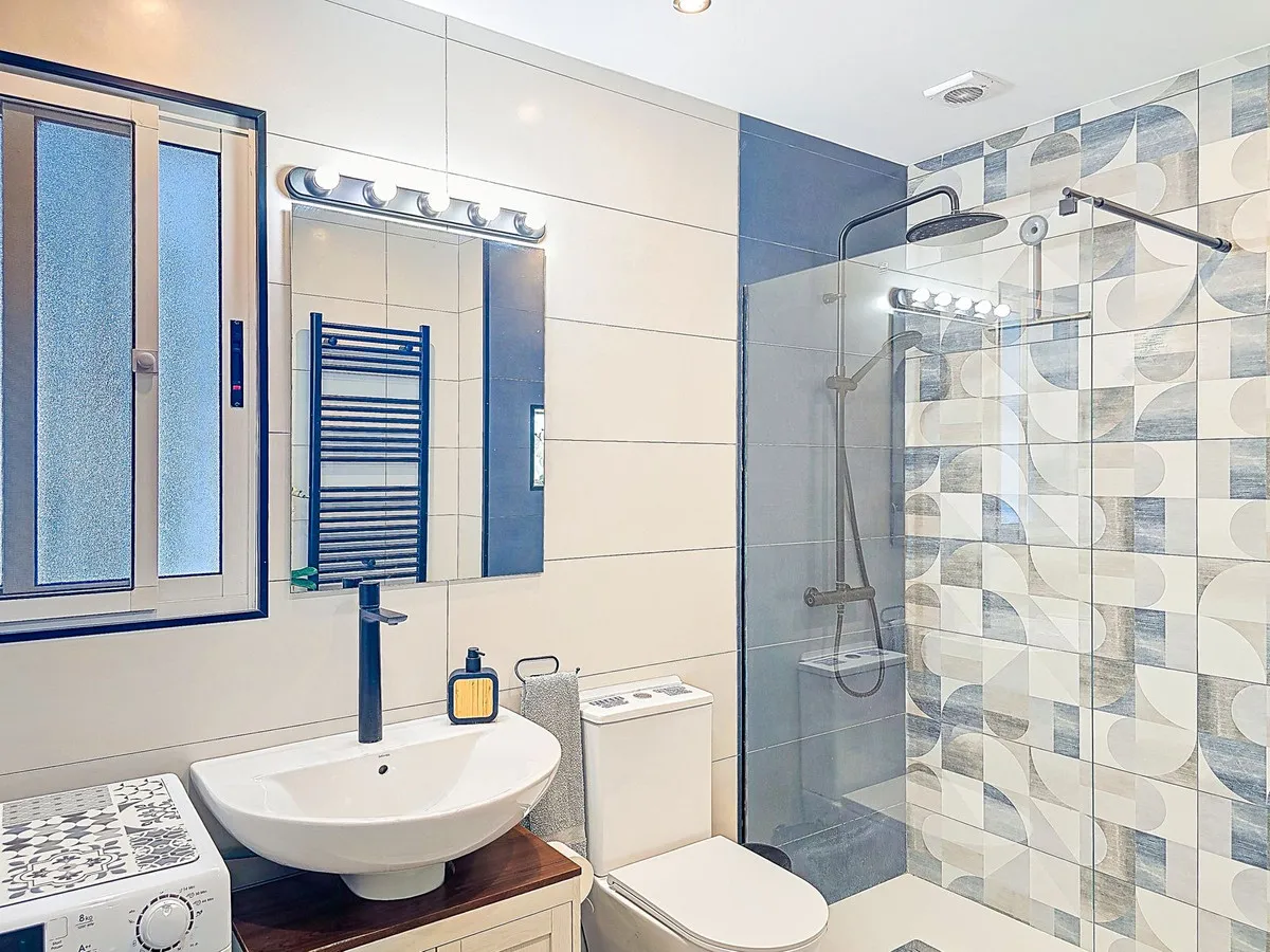 803c5fce-345e-45fc-b83c-50dadba65595