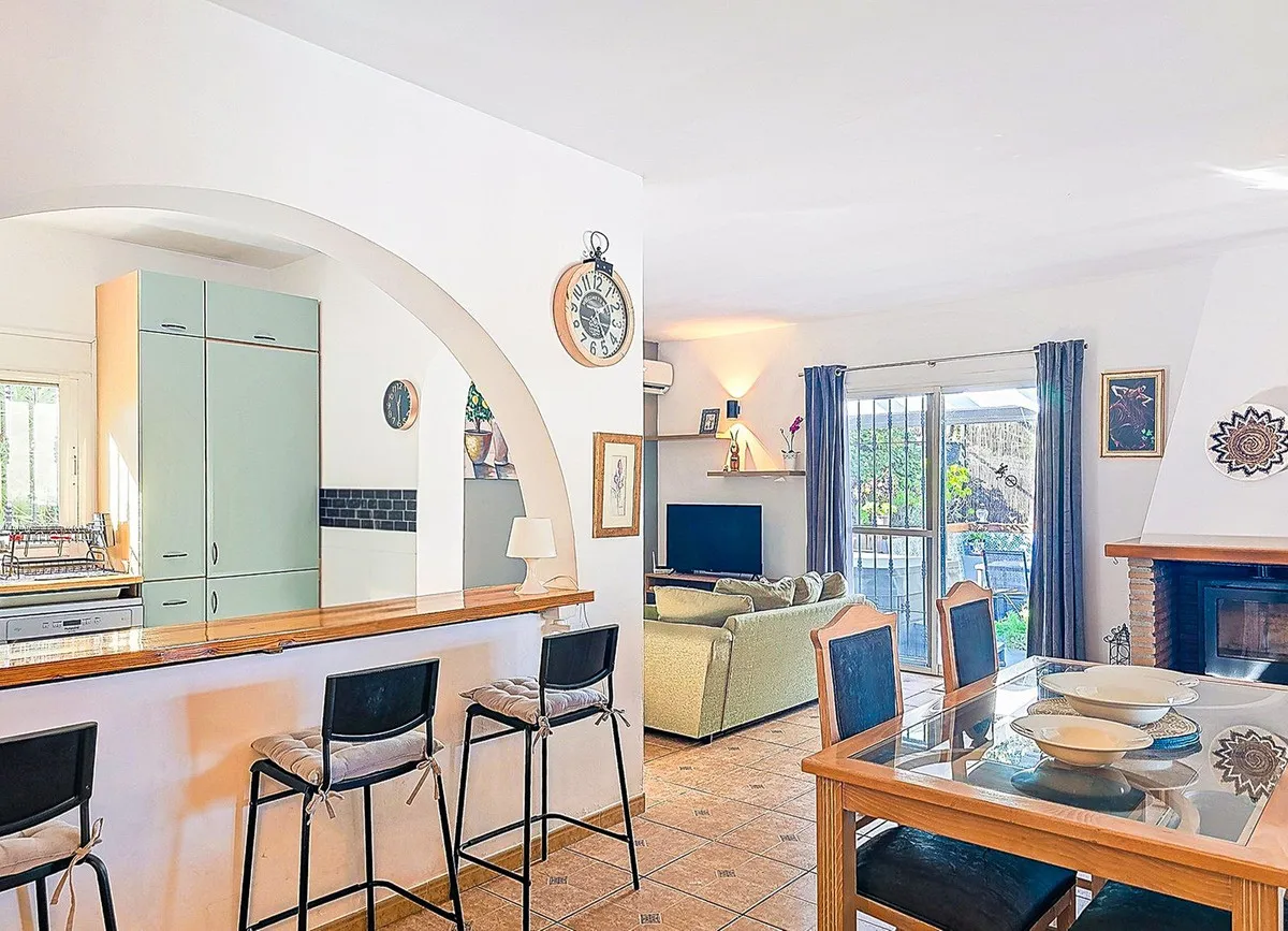 ece4933c-9e5a-4853-b9e3-2bf1164df76c