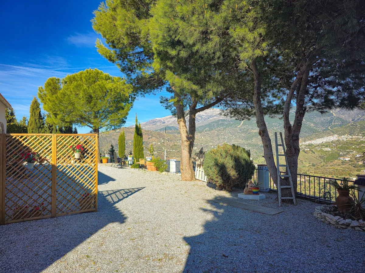 fc994e38-596d-4048-a3d4-b48e232c6713