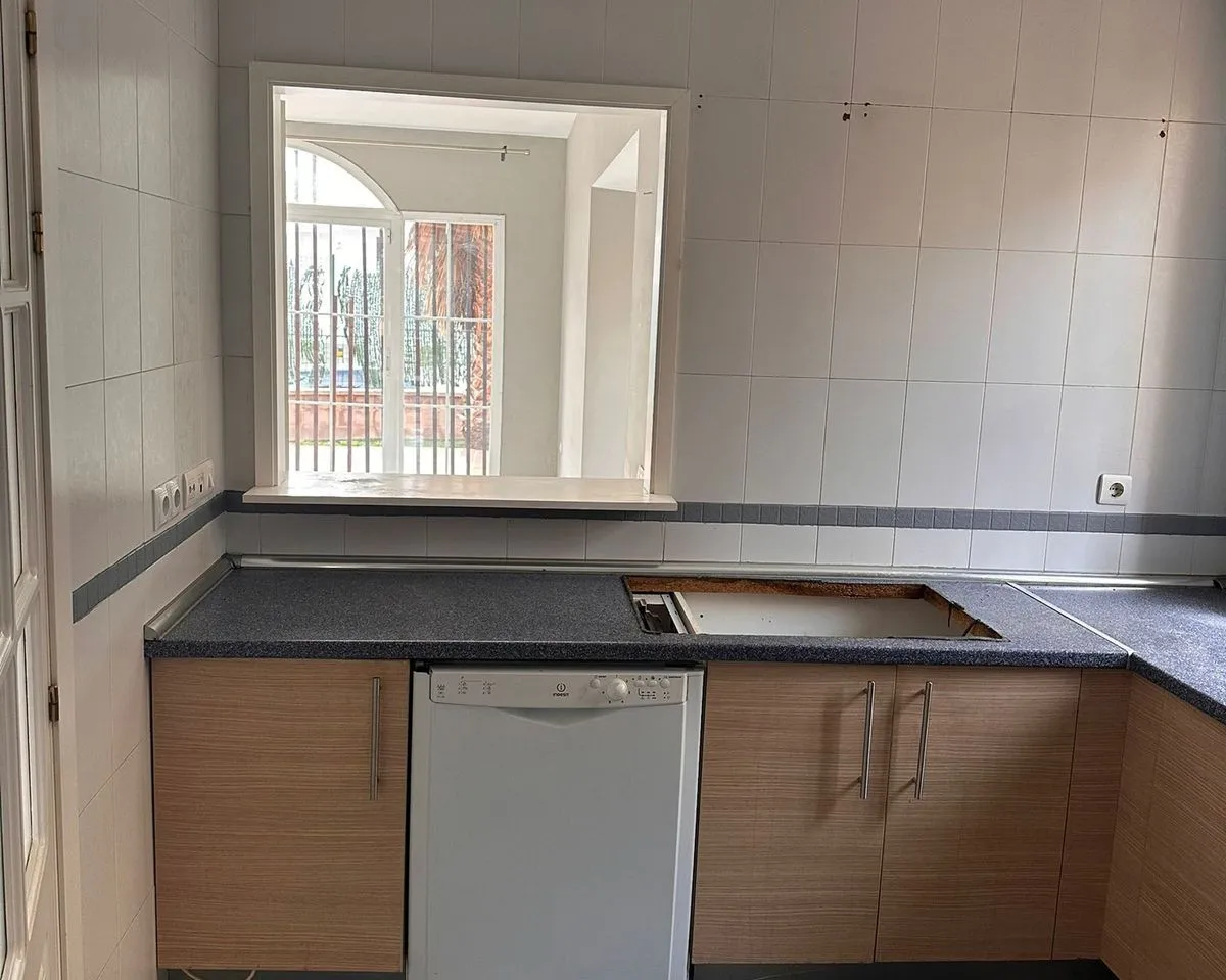 0a935727-4c40-41db-9447-b53aff3bb860