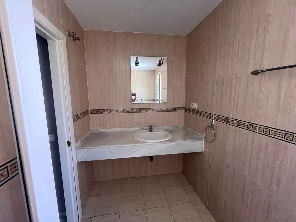 8d5dae78-5d9c-46c8-bcf6-7d48c80d34a2