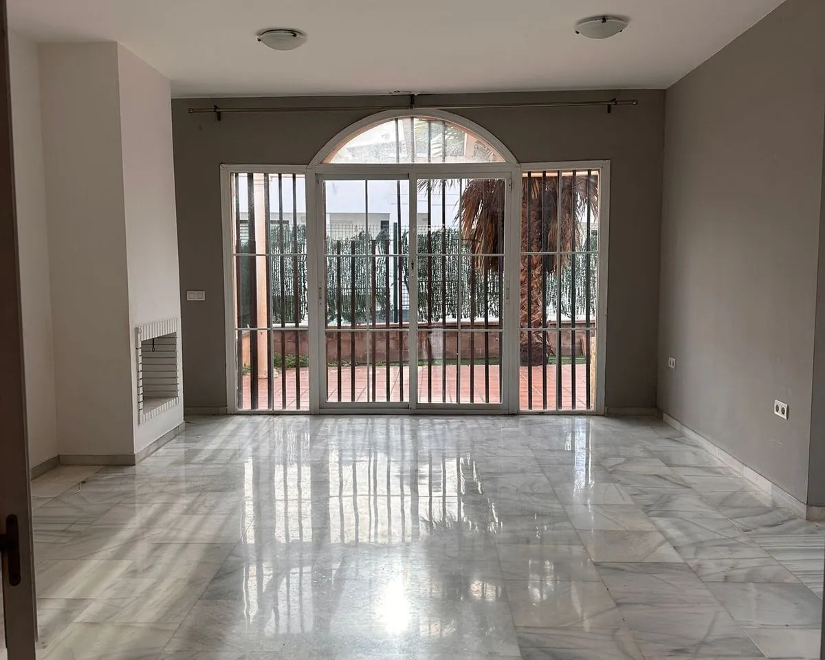 ca7c9e68-a4c8-4b32-b487-6d5bc103c529