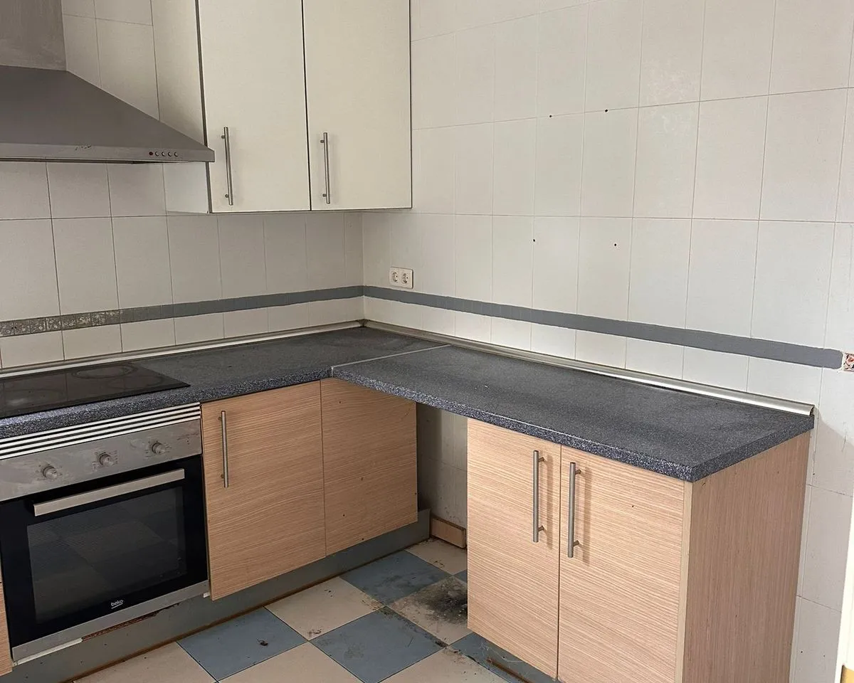 f2ceabea-cdbe-43dc-85a6-2938aae78911