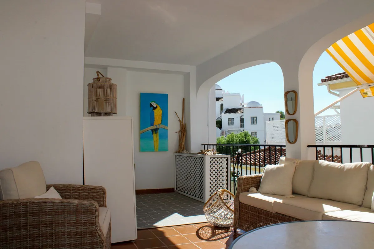 Modern Apartment with Terrace near Burriana Beach, Nerja