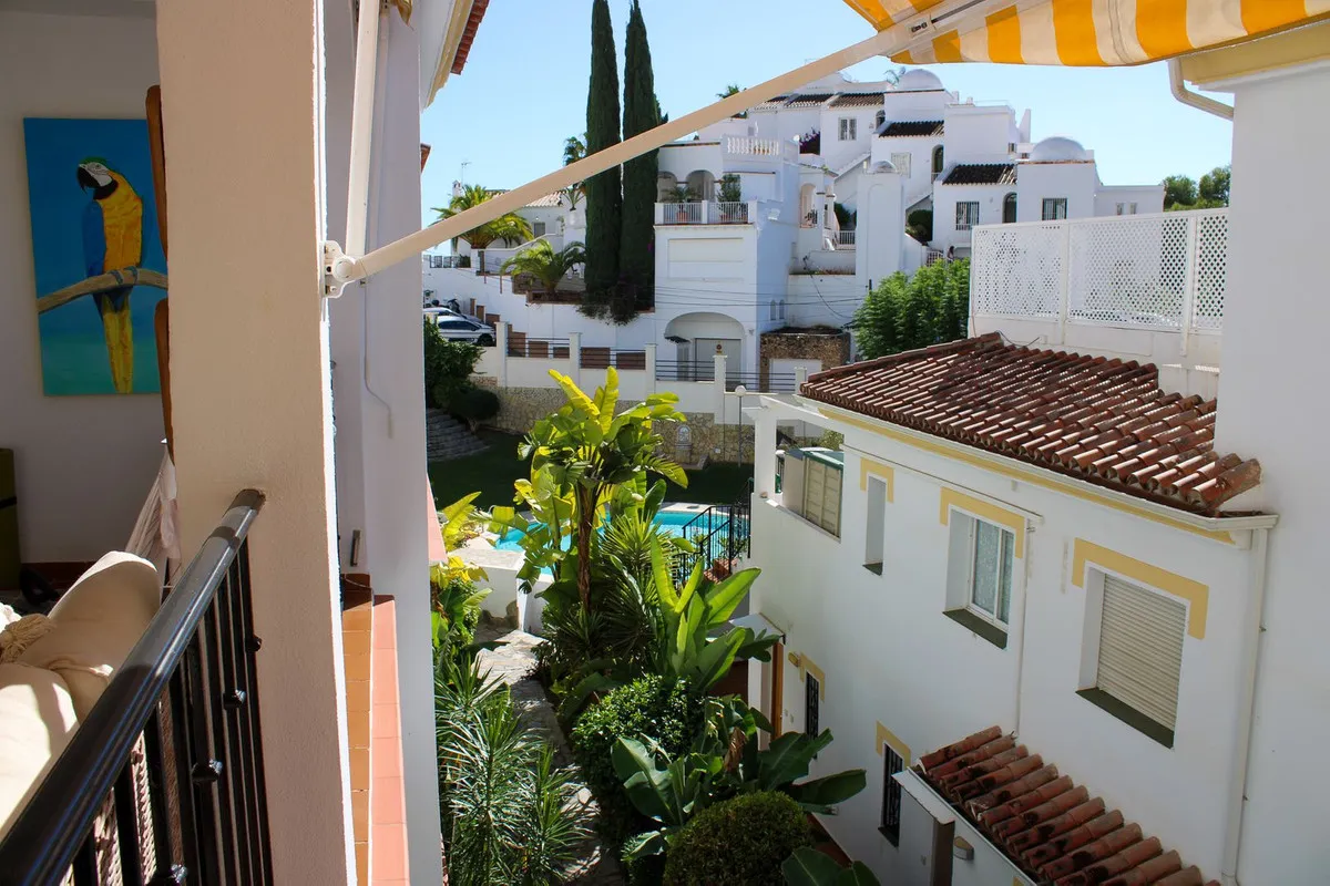 c35bd278-79cc-4a7d-a544-8271a7a680b5