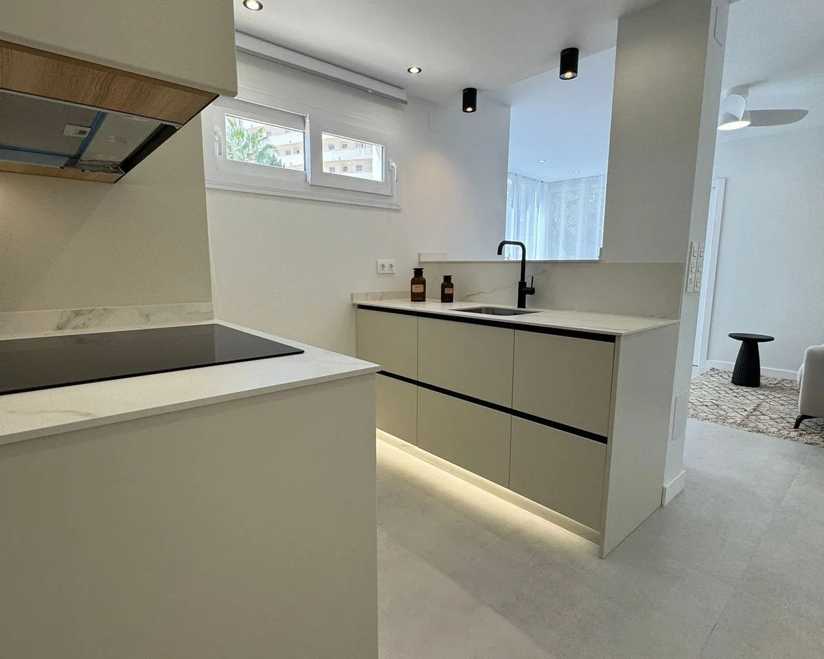 6c7c8042-531a-430b-808d-666c82502ec4