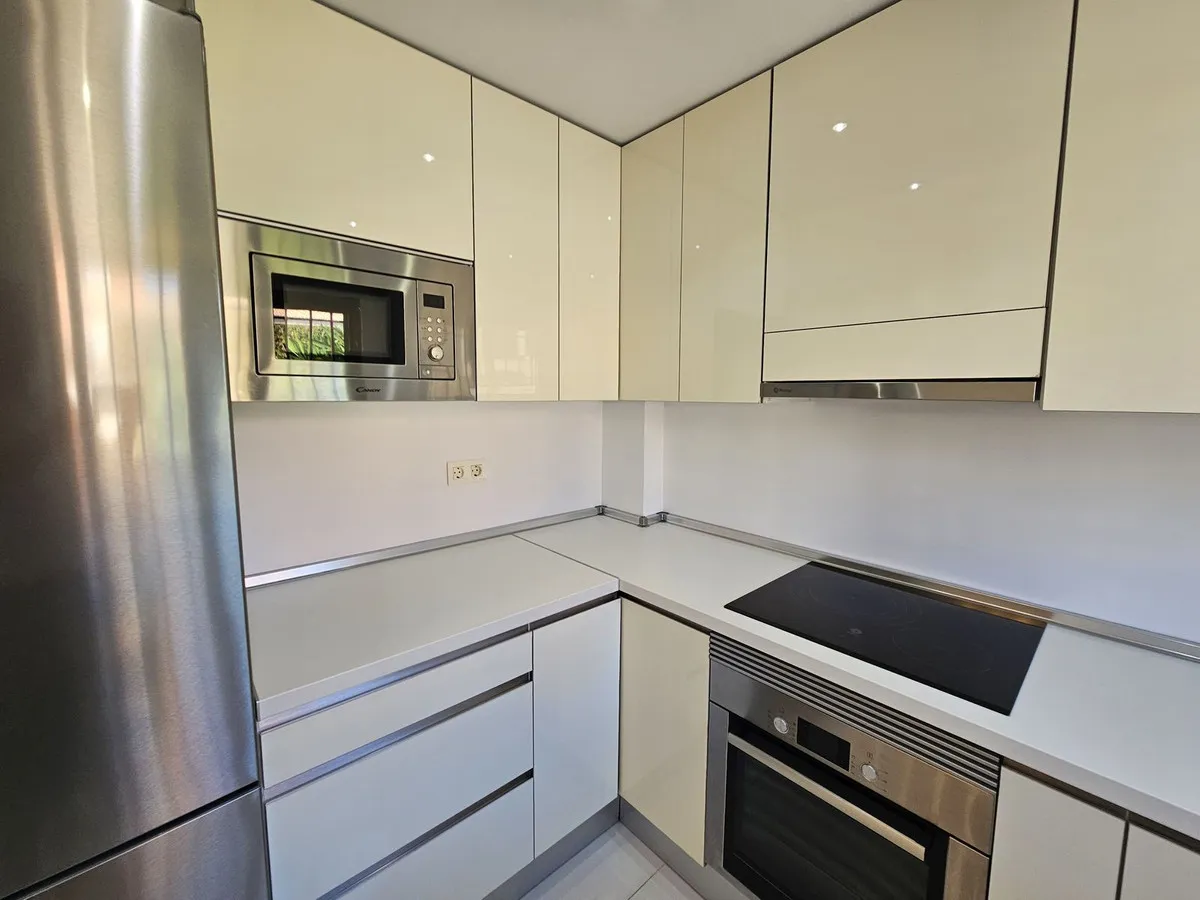 1b2c8a54-4a23-42a4-a6e6-37a243c61687