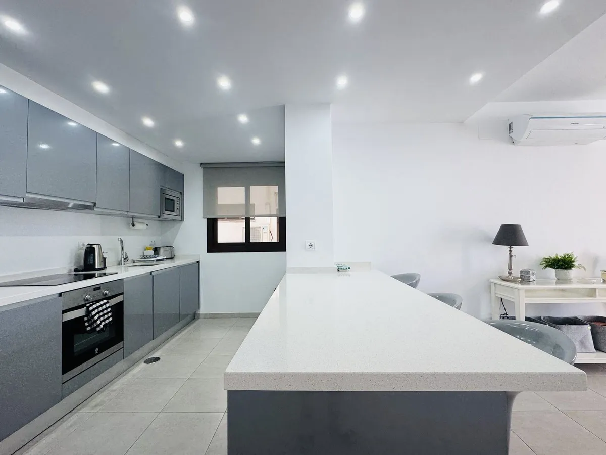 30aa3304-dd09-48fb-8f1b-054e40b04907