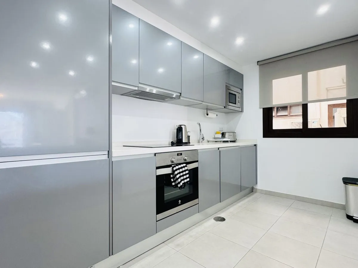 7ff56779-05f4-4a07-9408-b09a4493b71f