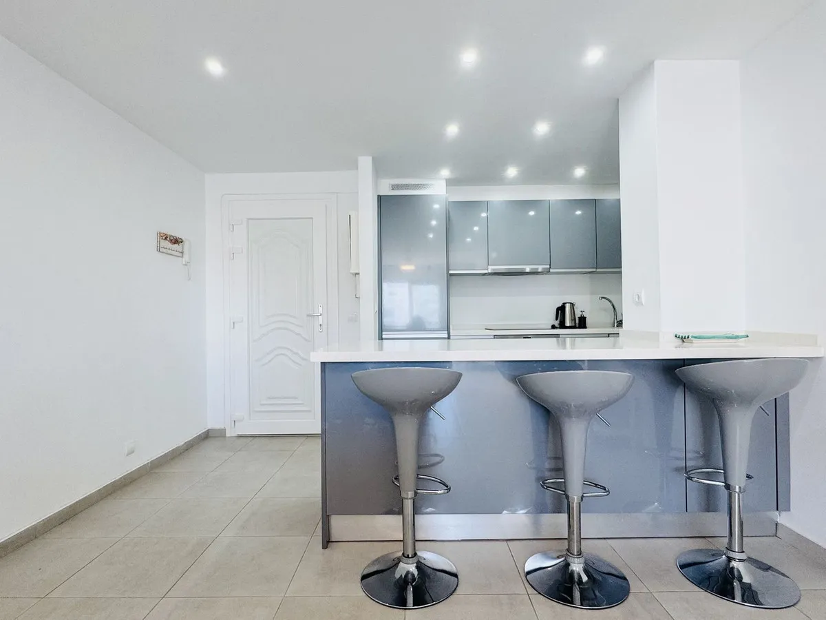 ae826d9a-22db-49ad-aed6-005fd5449869