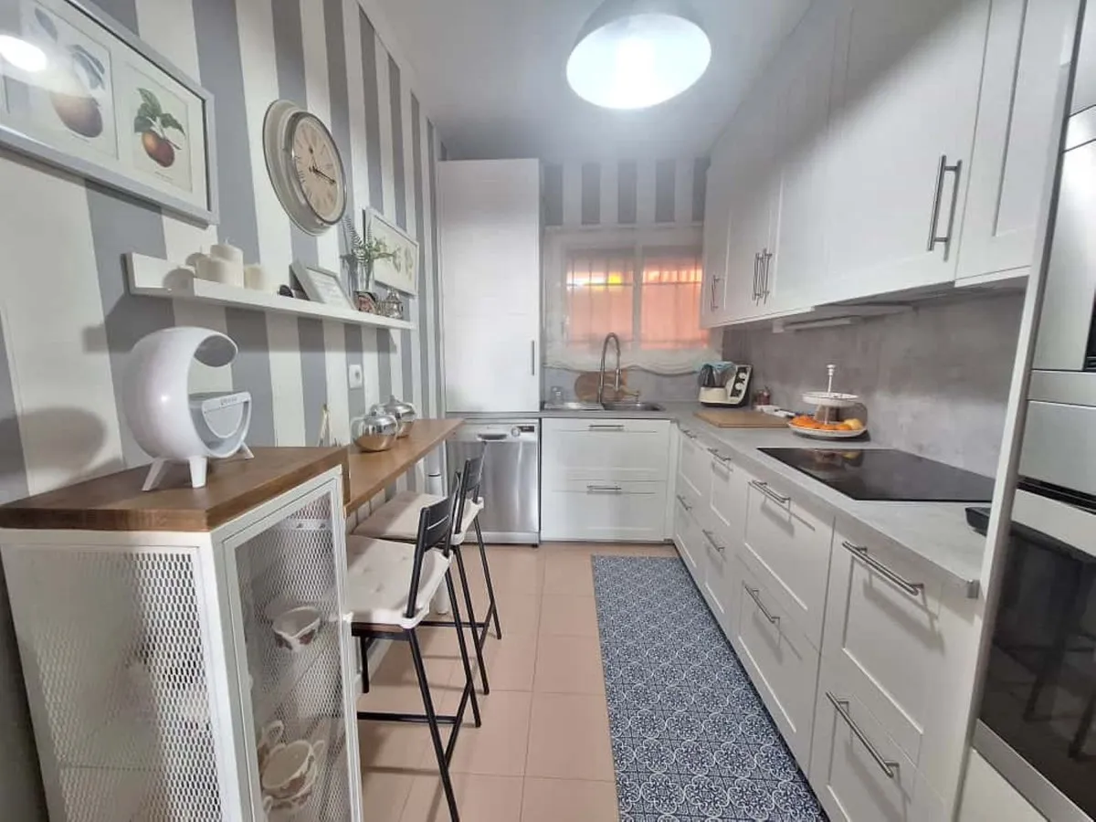 9d27fb9c-1913-402c-a40b-f687655a1b5b