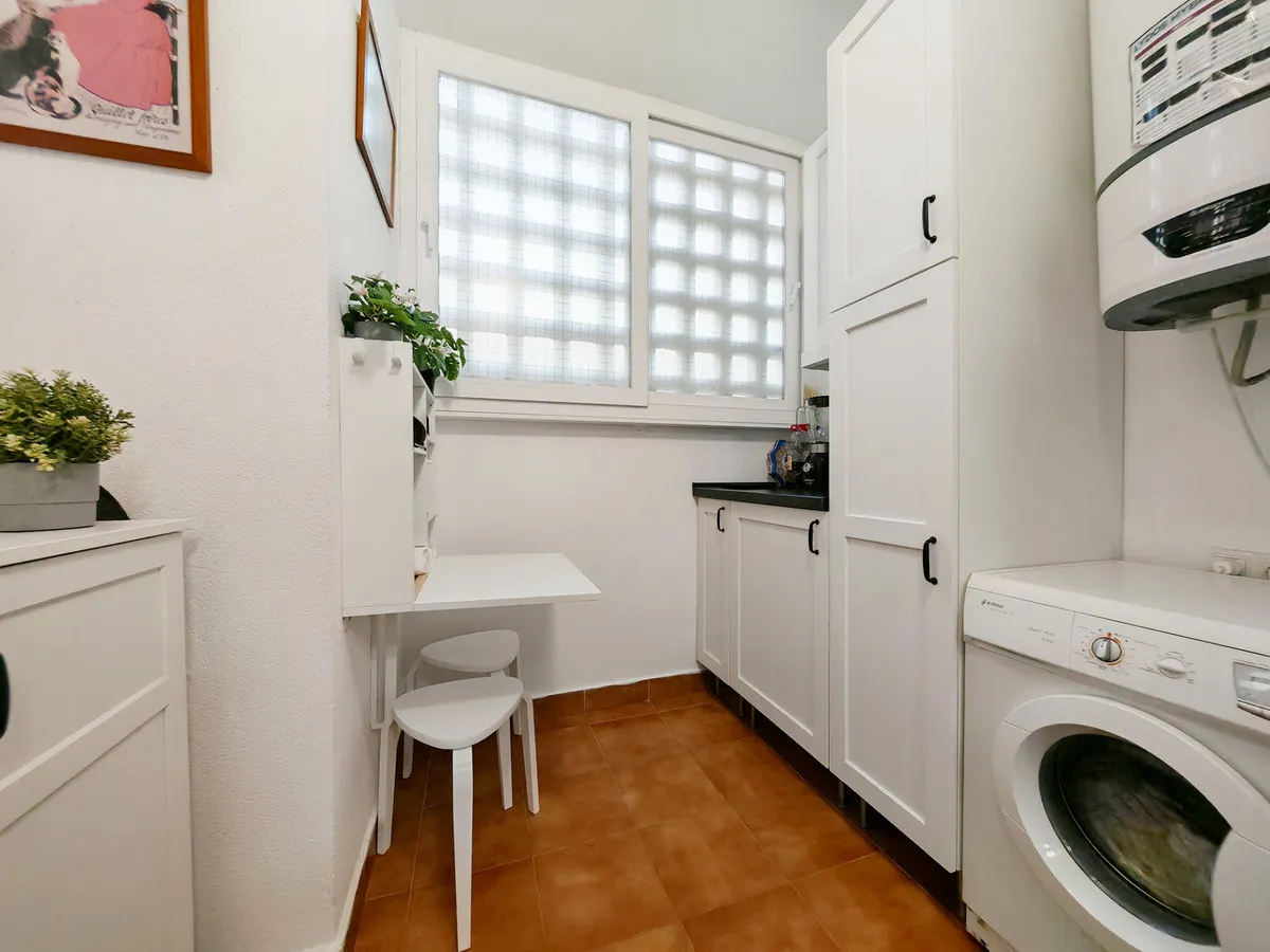 b31d1545-03d1-4ebb-a2ba-92d8be322447