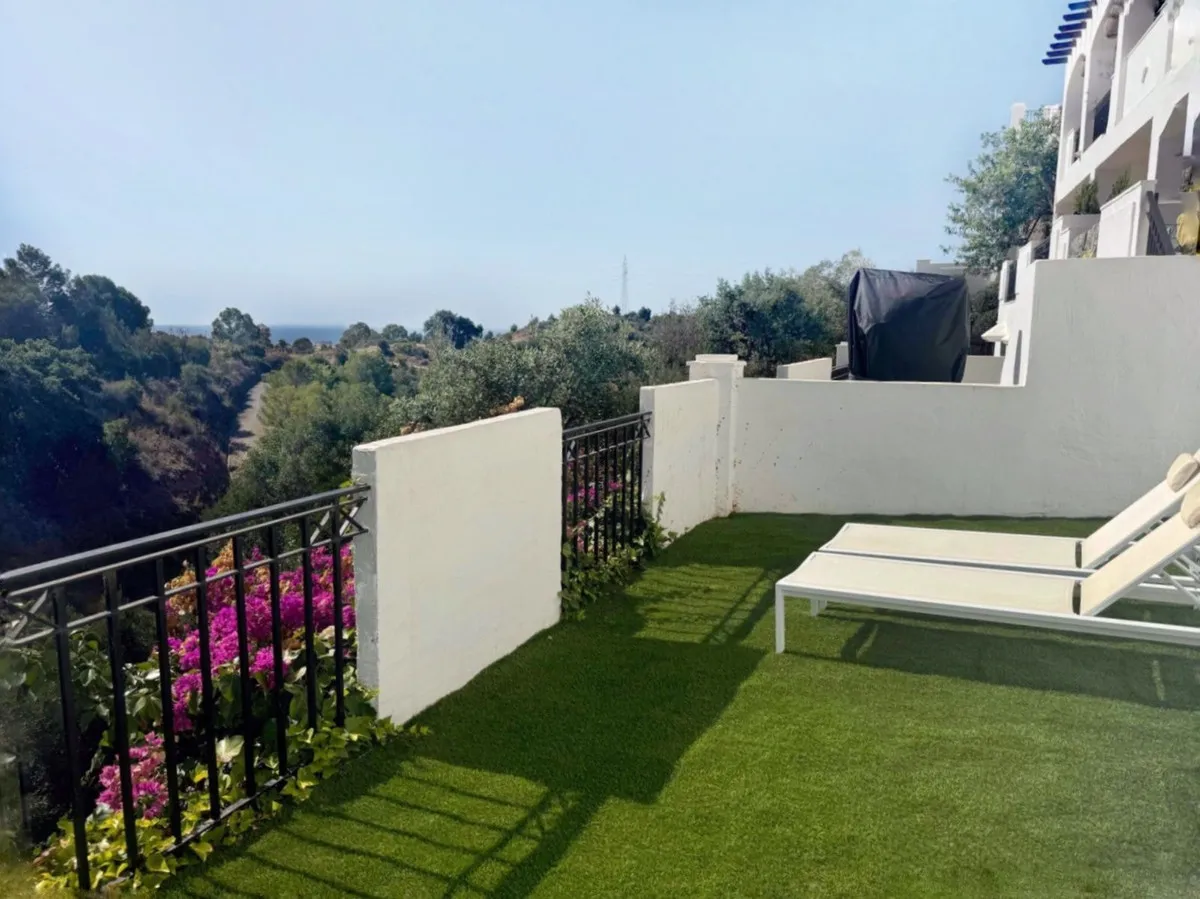 Marbella Elegance: Altos de Los Monteros Apartment