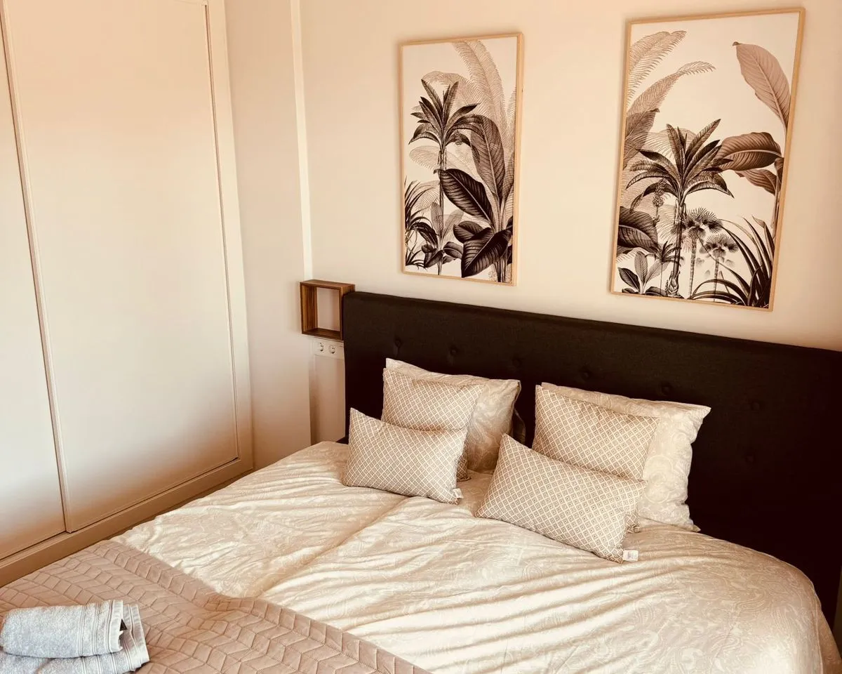 b04a654d-5aee-4bde-aa91-4a196ec0bd0b