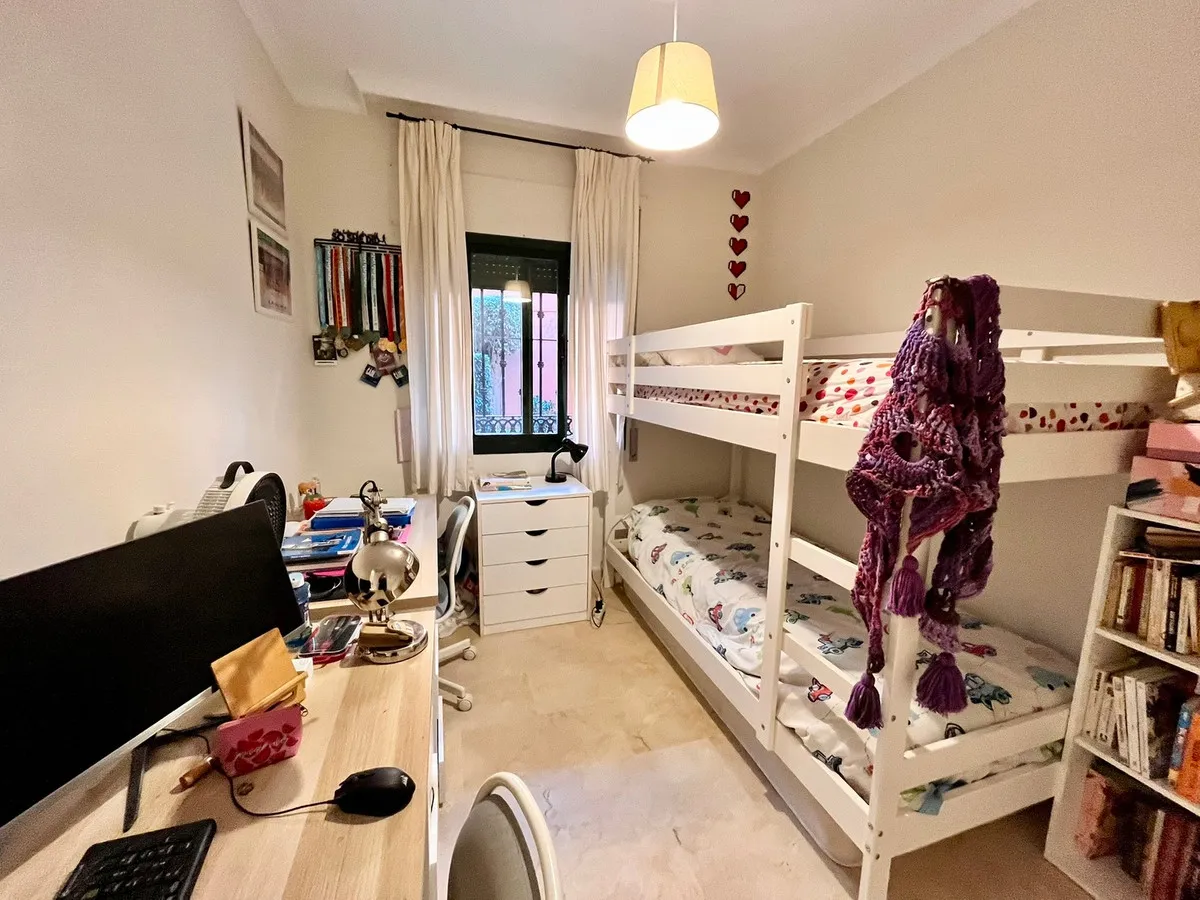 7c43eaf2-5e51-4589-8cb5-57a149987b3a