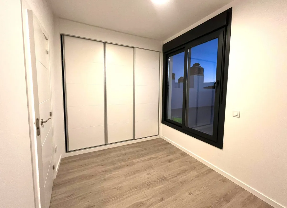 ac7dc6b8-3f7d-4079-a5c6-0e9db2542960