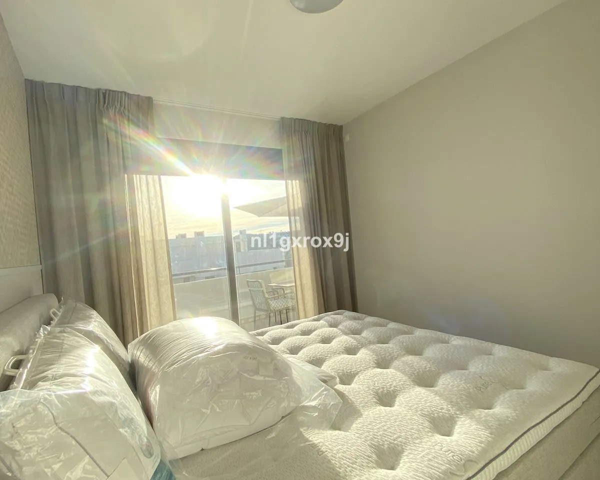 e3d9dec6-a575-476a-a519-127c596ad39c