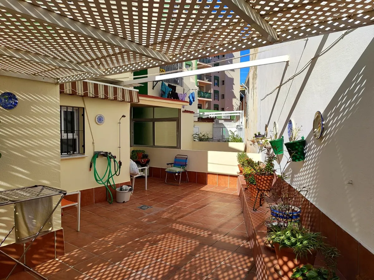 6c41ed7b-2ccc-4751-bf45-fc90d83d0672