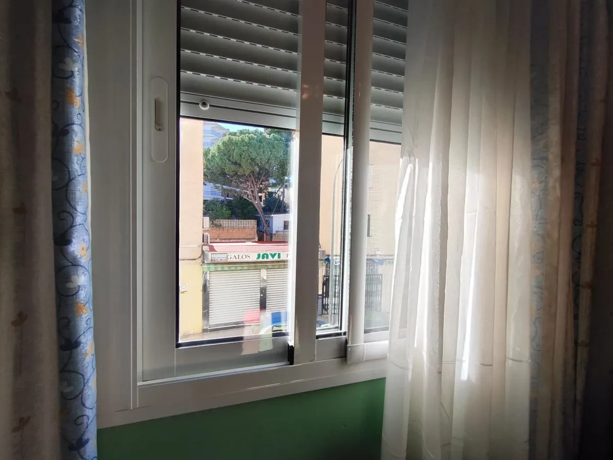 b3b09206-df0a-42a6-b986-c05fa96822f4