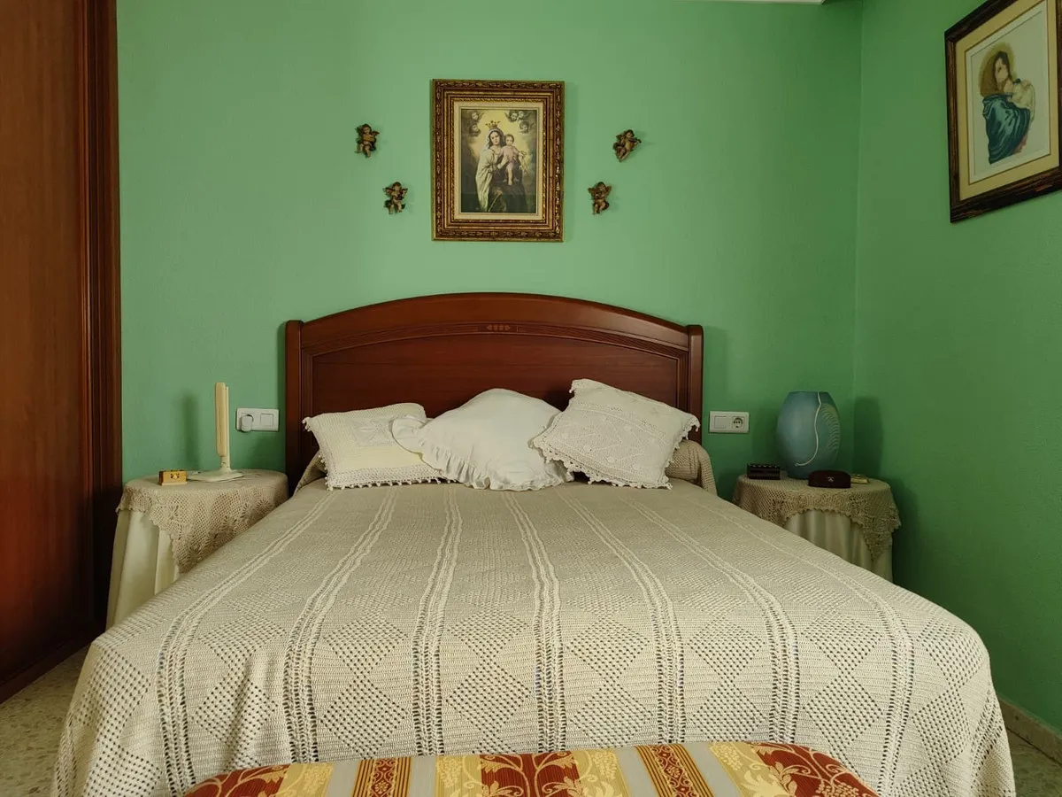 e438b7fc-a184-4f8b-875e-4a87576de7a8