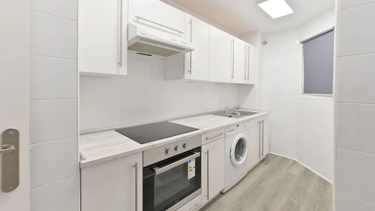 e175a9eb-813f-4648-a2ac-04b517bad30c