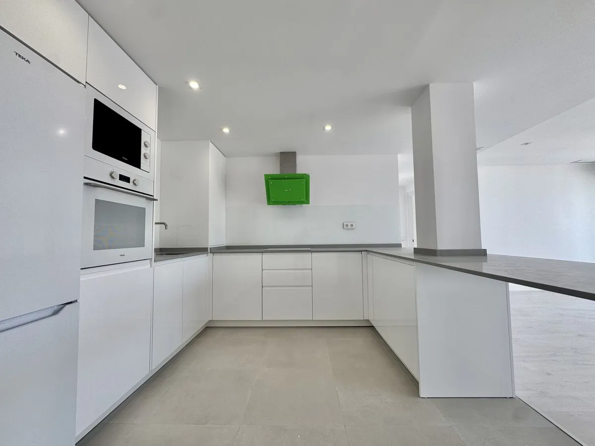 Altoveloo: Mediterranean Sea View Apartments