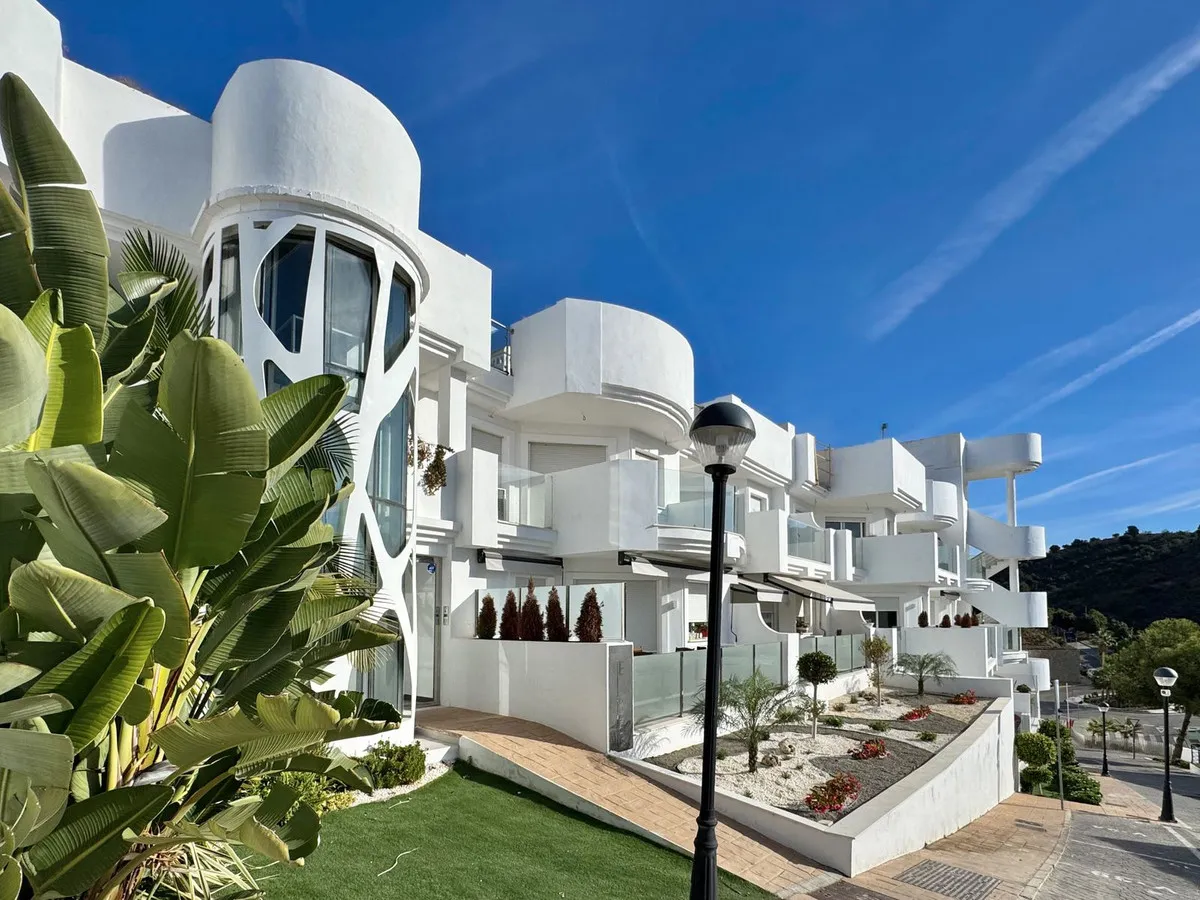 a932fb3d-085f-46b0-b5a1-b9ae3a4d2492