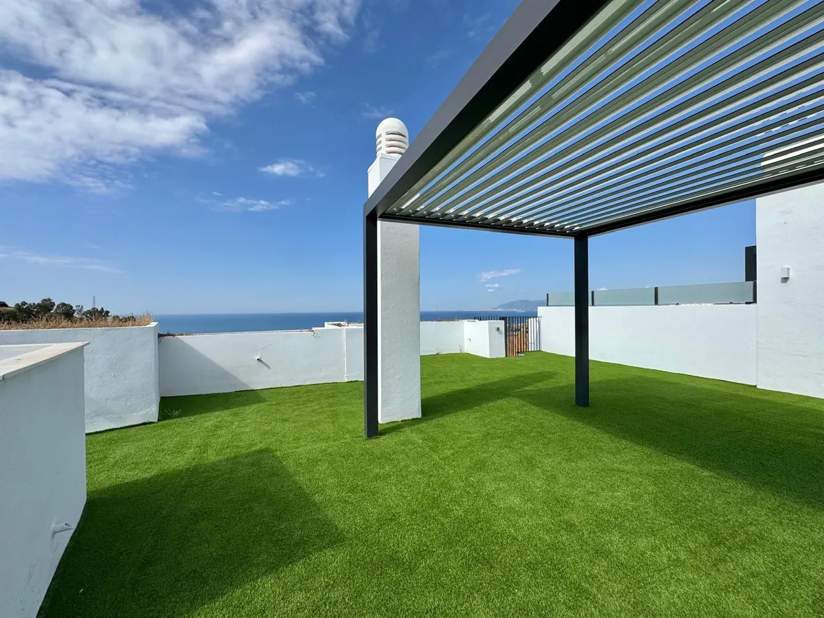 94f251ae-0804-4097-aa82-d64576404f6e