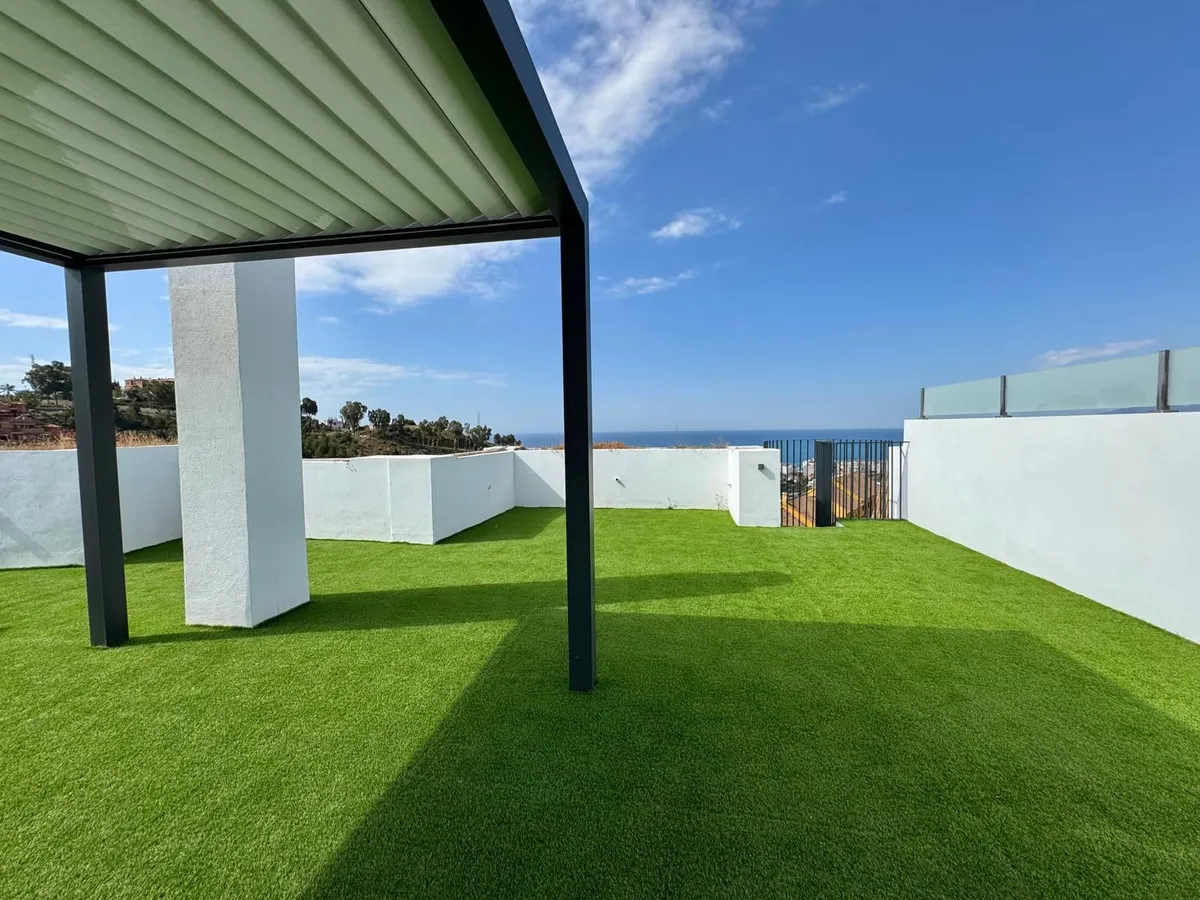 f8824c9c-e0c0-4fa3-9aeb-cb1ae34331ac