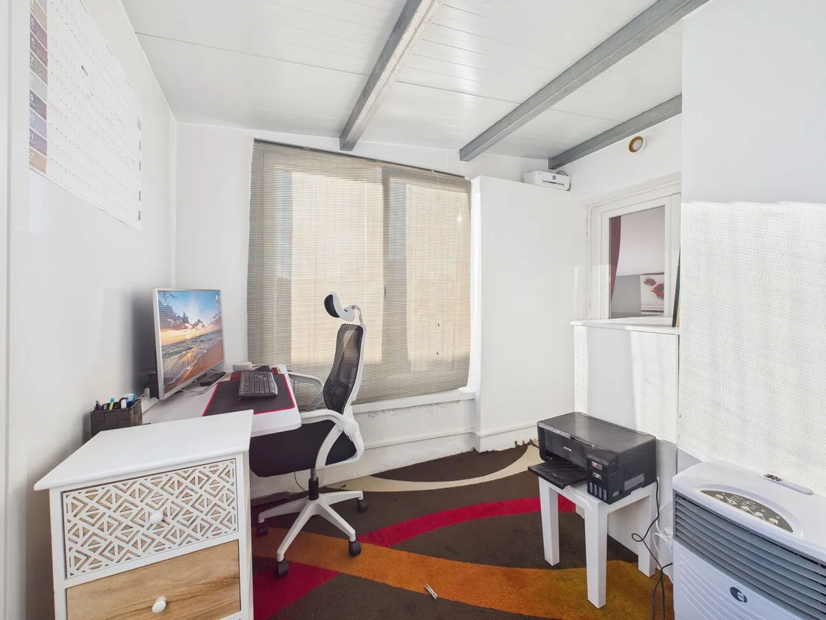 31757967-8b48-4e5a-b720-2d63e3d96dfa