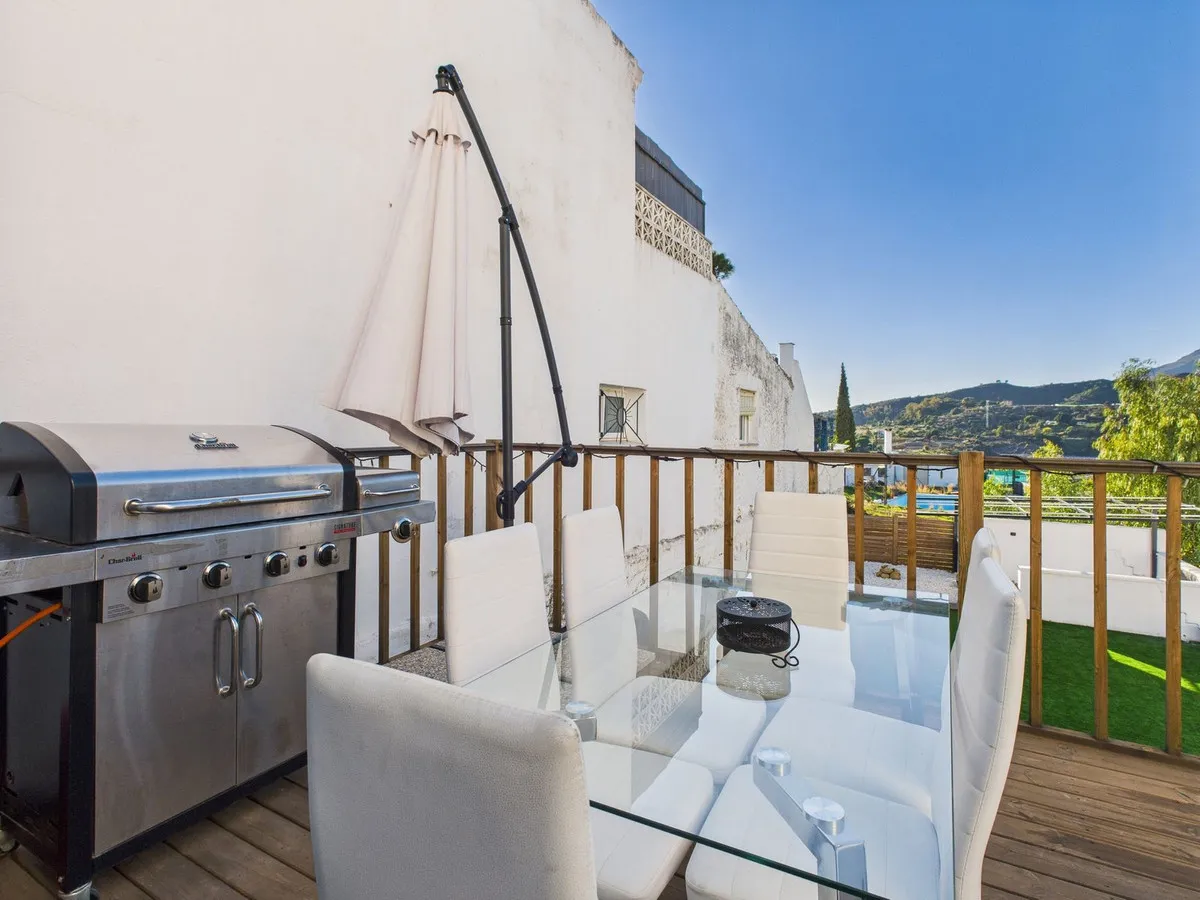 9d77bcb4-4659-4bef-949a-36237523f8d3