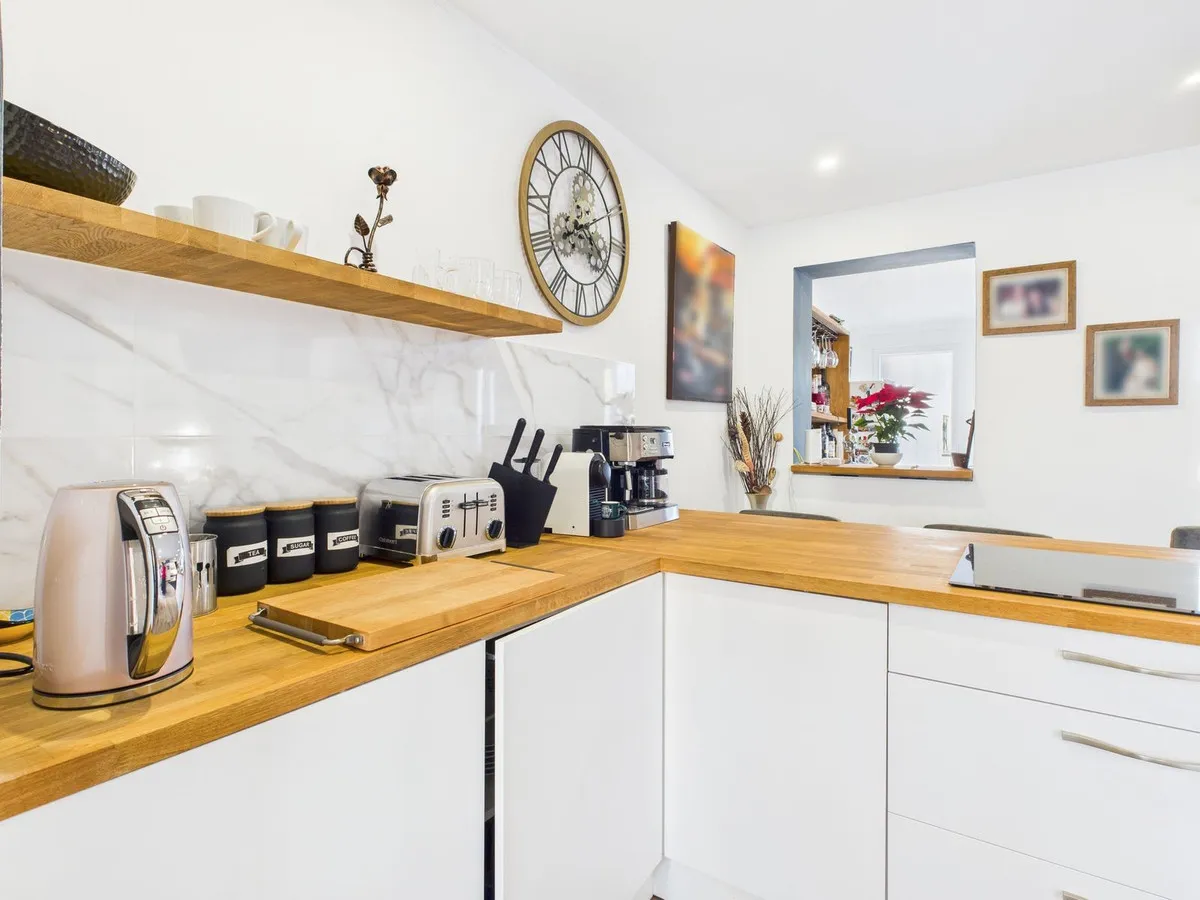 eb1d3c0c-44fe-4469-93c3-ed0d1d4ab618