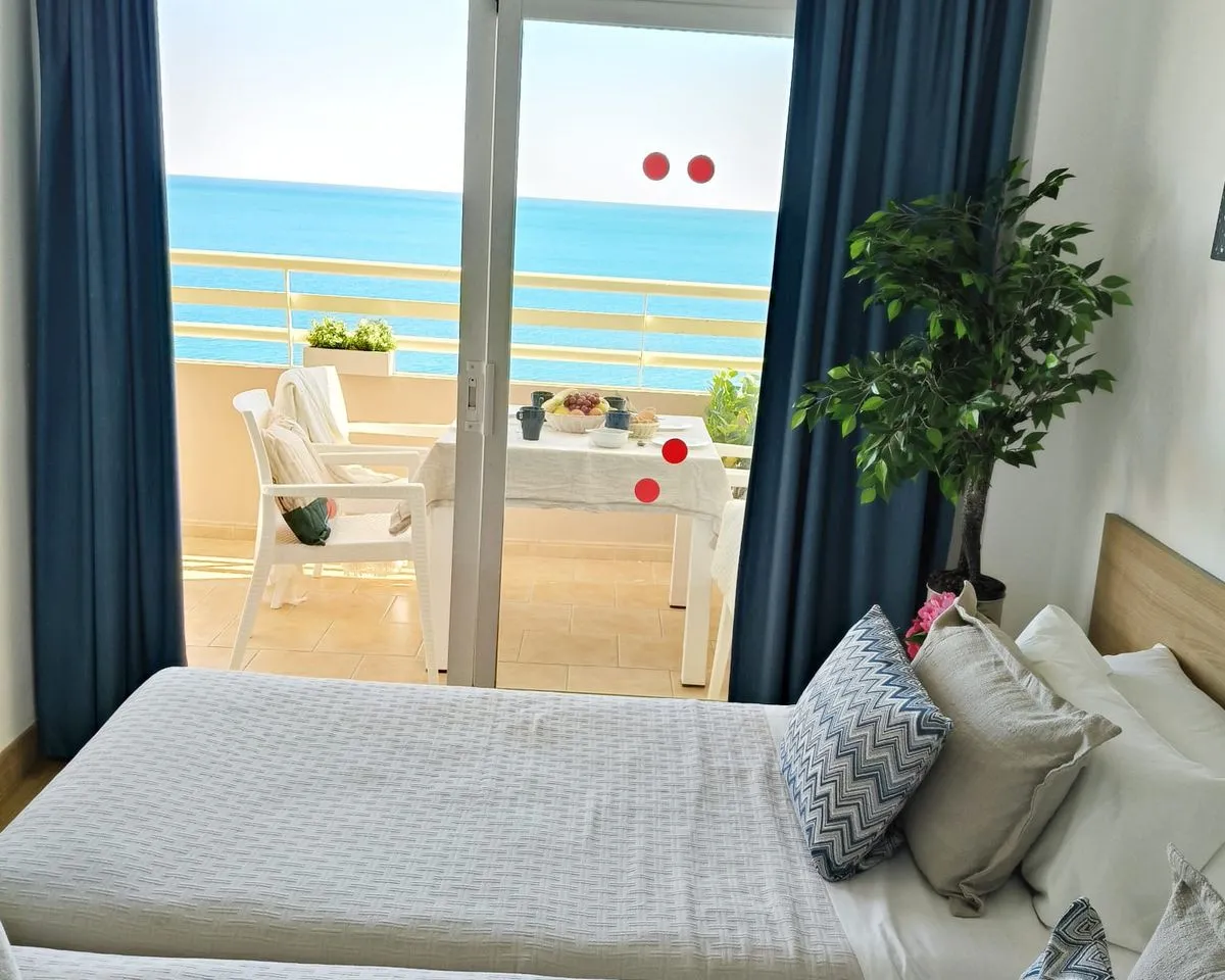 3c4f6aeb-1463-4064-a3f4-6eb98d459359