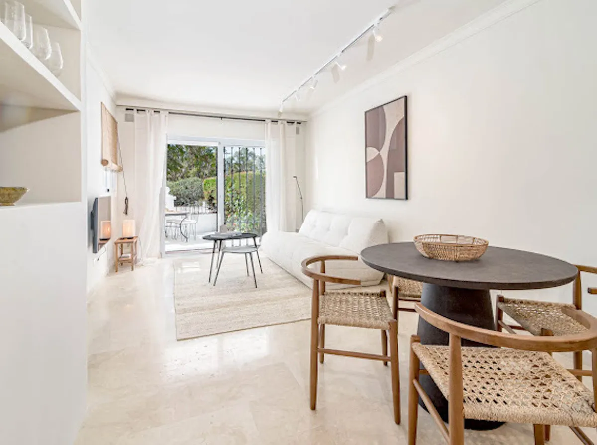 fcc65e4e-586d-43e8-ad4d-30d6fe189593