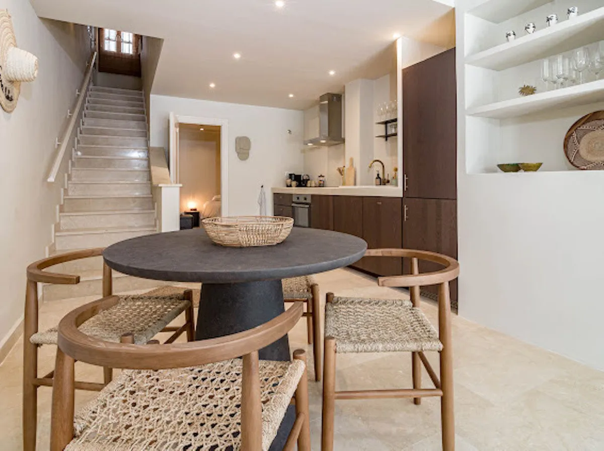 ffe5e369-8b6e-40e9-b7e8-8b8ef26fc4b4