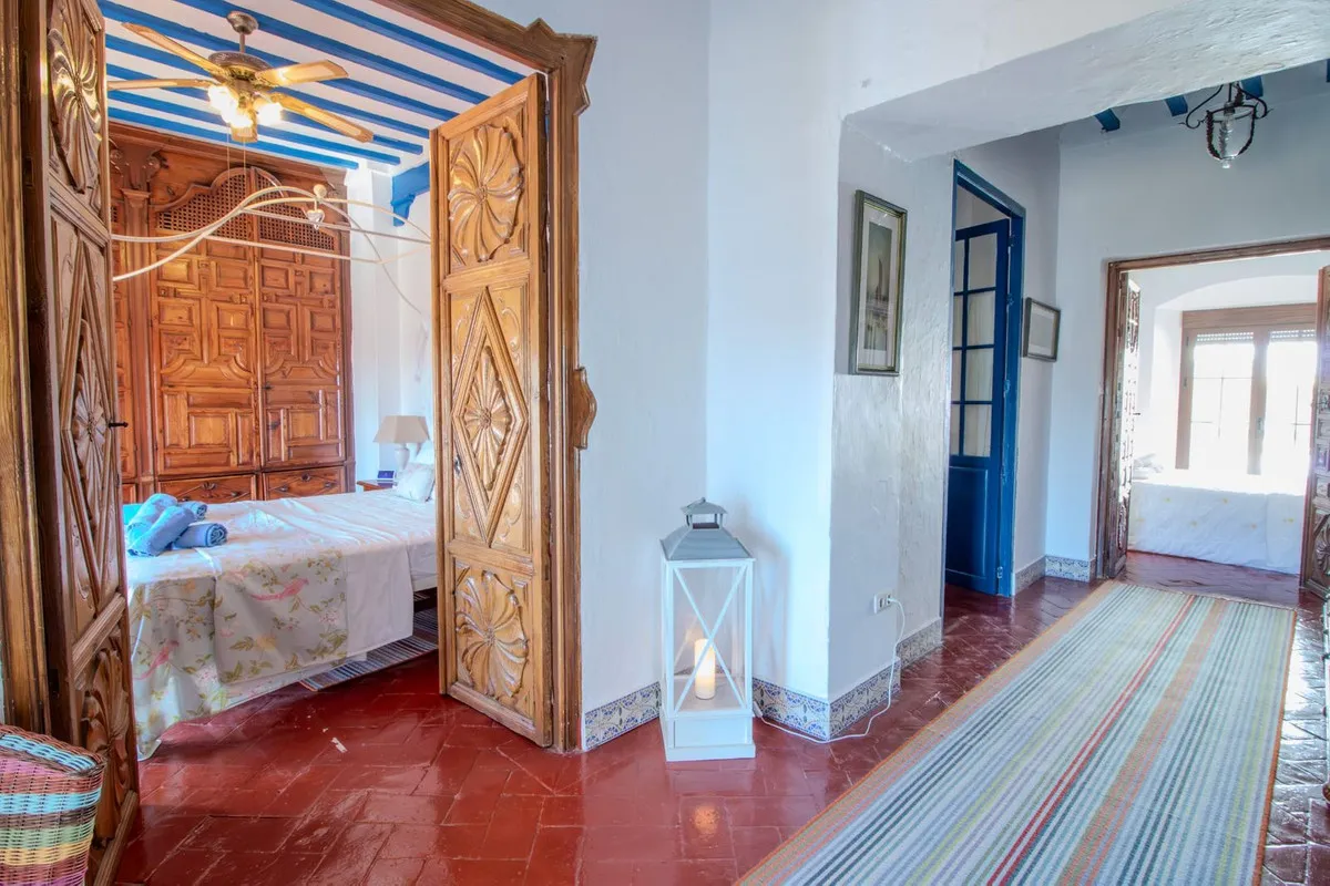 cbef69b9-2eca-404f-a644-a8235cc8e2f7